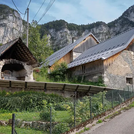 La Ferme De L'ours * Entremont-le-Vieux
