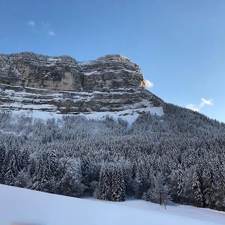 La Ferme De L'ours Hétvégi ház *